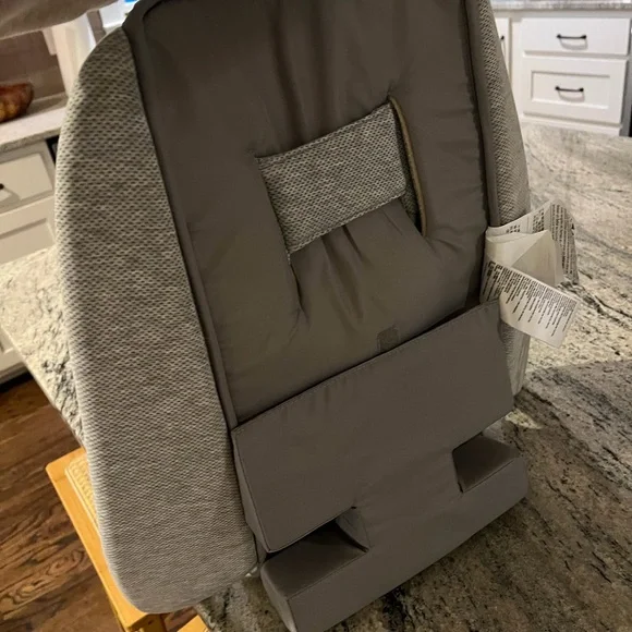 Uppababy snug seat infant insert - Gray Seat Liner - Picture 2 of 4